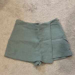 Forever 21 Textured Skort